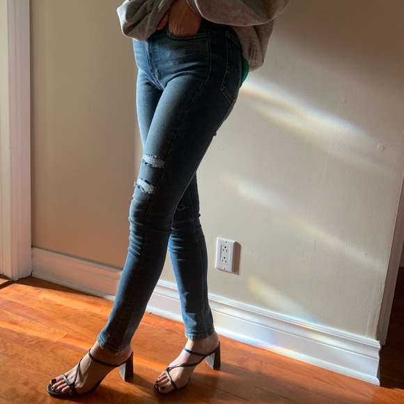 BRAND NEW LEVIS 721 high rise skinny - Picture 2 of 7